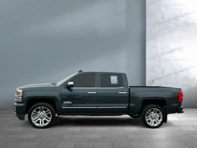 2018 Chevrolet Silverado 1500 — rear three-quarter view