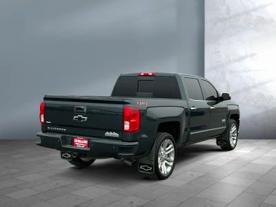 2018 Chevrolet Silverado 1500 — engine compartment view