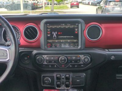 2019 Jeep Wrangler — photo 18 view