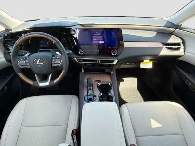 2026 Lexus RX — photo 17 view