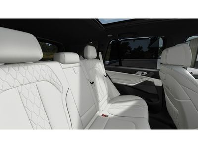 2026 BMW X5 M60i - Photo 12