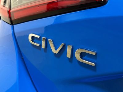 2026 Honda Civic Hatchback Hybrid - Photo 9