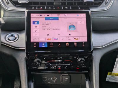2025 Jeep Grand Cherokee — photo 16 view