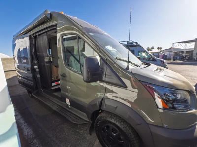 2027 Thor Motor Coach TALAVERA — photo 17 view