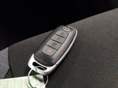 2025 Nissan Versa - Photo 15