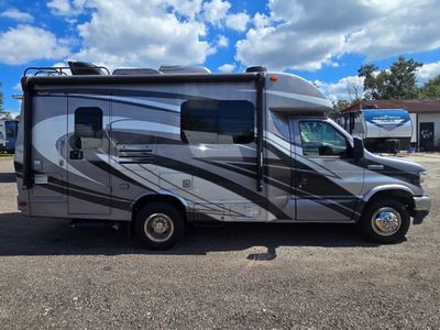 2021 Phoenix Cruiser - Photo 4