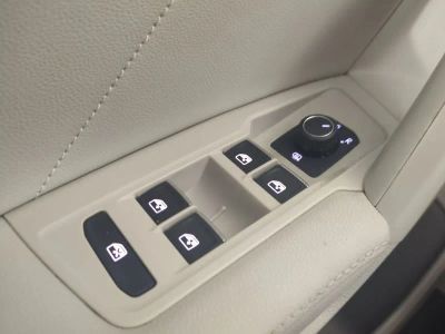 2022 Volkswagen Tiguan — photo 32 view