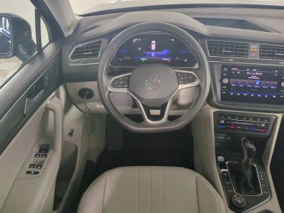2022 Volkswagen Tiguan — photo 19 view