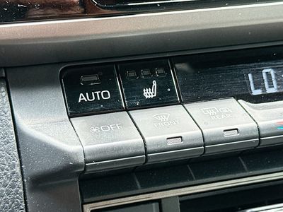 2025 Toyota Camry - Photo 19
