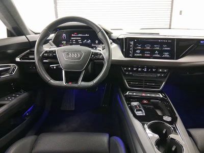2022 Audi RS e-tron GT Sedan - Photo 4