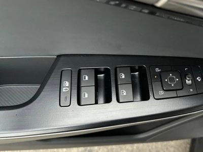 2025 Kia EV6 — photo 17 view