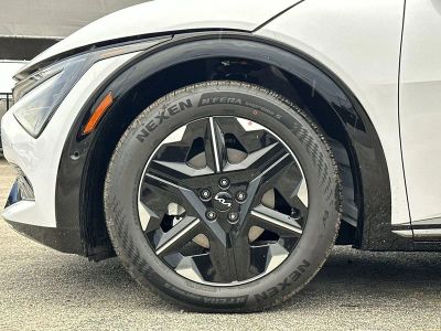 2025 Kia EV6 — photo 11 view