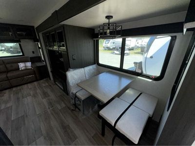 2026 VENTURE RV SPORTTREK — photo 13 view