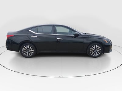 2025 Nissan Altima — photo 8 view