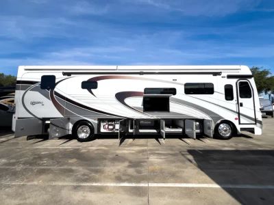 2024 Fleetwood DISCOVERY — photo 30 view