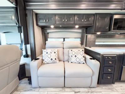 2024 Fleetwood DISCOVERY — photo 7 view