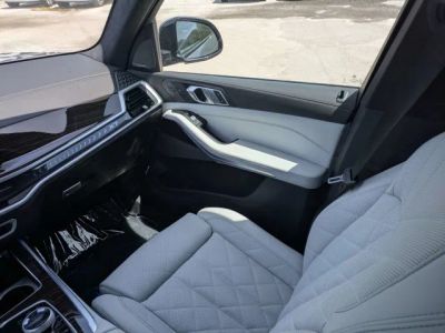 2023 BMW X7 — photo 18 view