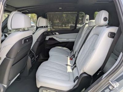 2023 BMW X7 — photo 13 view