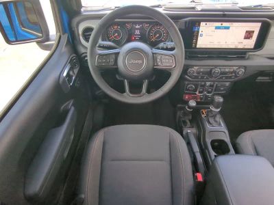 2026 Jeep Wrangler — photo 17 view