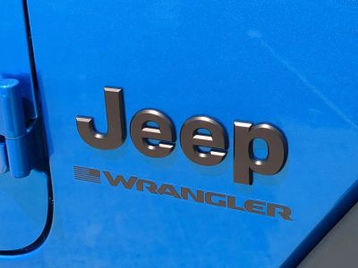 2026 Jeep Wrangler — photo 13 view