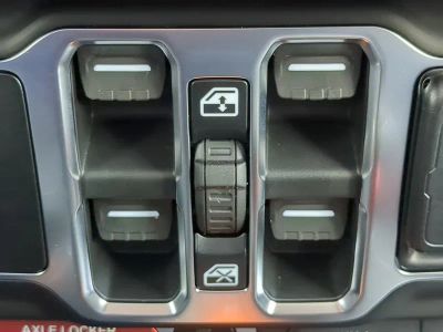 2026 Jeep Wrangler — photo 24 view
