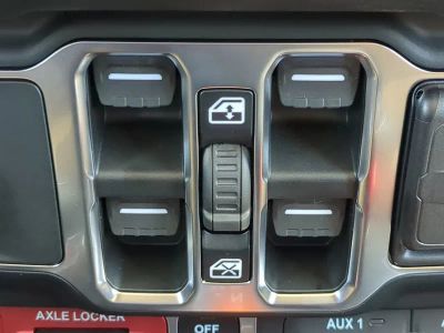 2026 Jeep Wrangler — photo 24 view