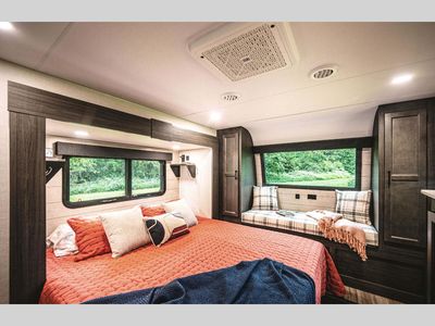 2026 Venture RV SportTrek Touring Edition — photo 7 view