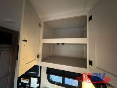 2021 Venture RV SportTrek - Photo 30