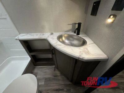 2021 Venture RV SportTrek - Photo 42