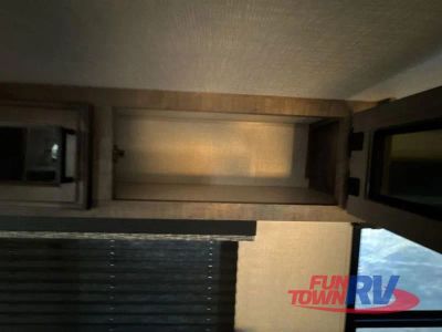 2021 Venture RV SportTrek - Photo 36