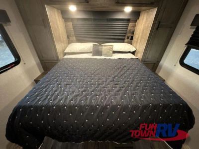 2021 Venture RV SportTrek - Photo 48