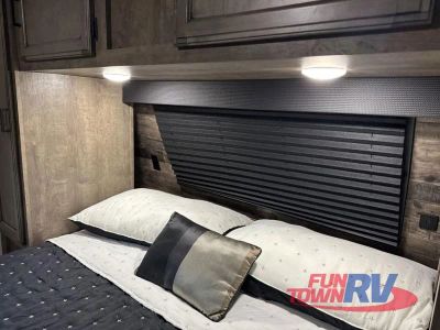 2021 Venture RV SportTrek - Photo 50