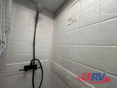 2021 Venture RV SportTrek - Photo 45