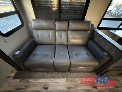 2021 Venture RV SportTrek - Photo 34