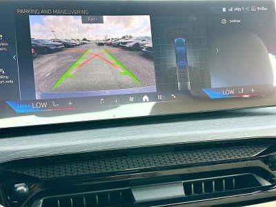 2026 BMW 3 Series — photo 11 view