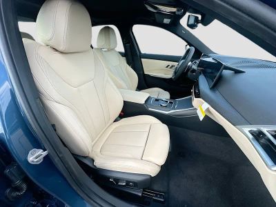 2026 BMW 3 Series — photo 23 view