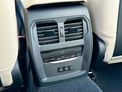 2026 BMW 3 Series — photo 20 view