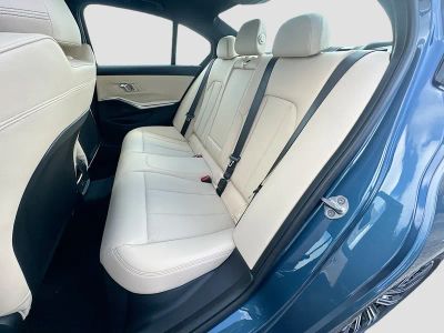 2026 BMW 3 Series — photo 19 view