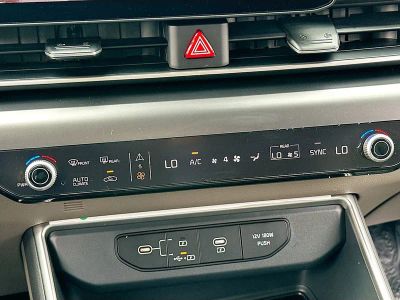 2026 Kia Carnival — photo 16 view