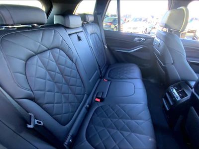 2025 BMW X5 - Photo 3