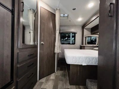 2021 Thor Motor Coach CHATEAU — photo 17 view