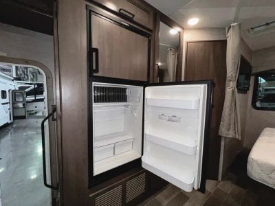 2021 Thor Motor Coach CHATEAU — photo 16 view