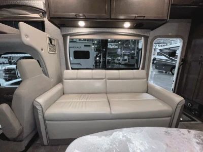 2021 Thor Motor Coach CHATEAU — photo 11 view
