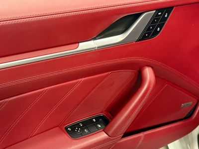 2022 Porsche 911 — photo 21 view