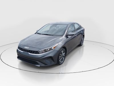2024 Kia Forte - Photo 3