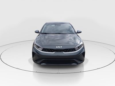 2024 Kia Forte - Photo 2
