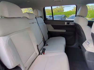 2026 Hyundai SANTA FE HYBRID — photo 17 view
