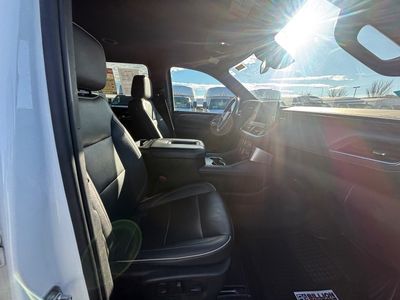 2024 Chevrolet Suburban — photo 12 view