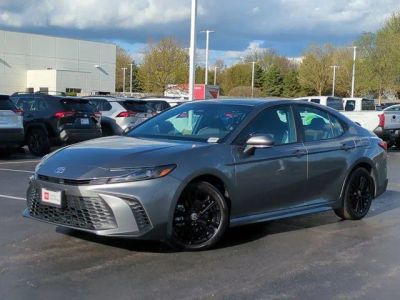 2025 Toyota Camry - Photo 2