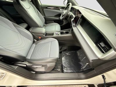 2026 Volkswagen Tiguan — photo 15 view
